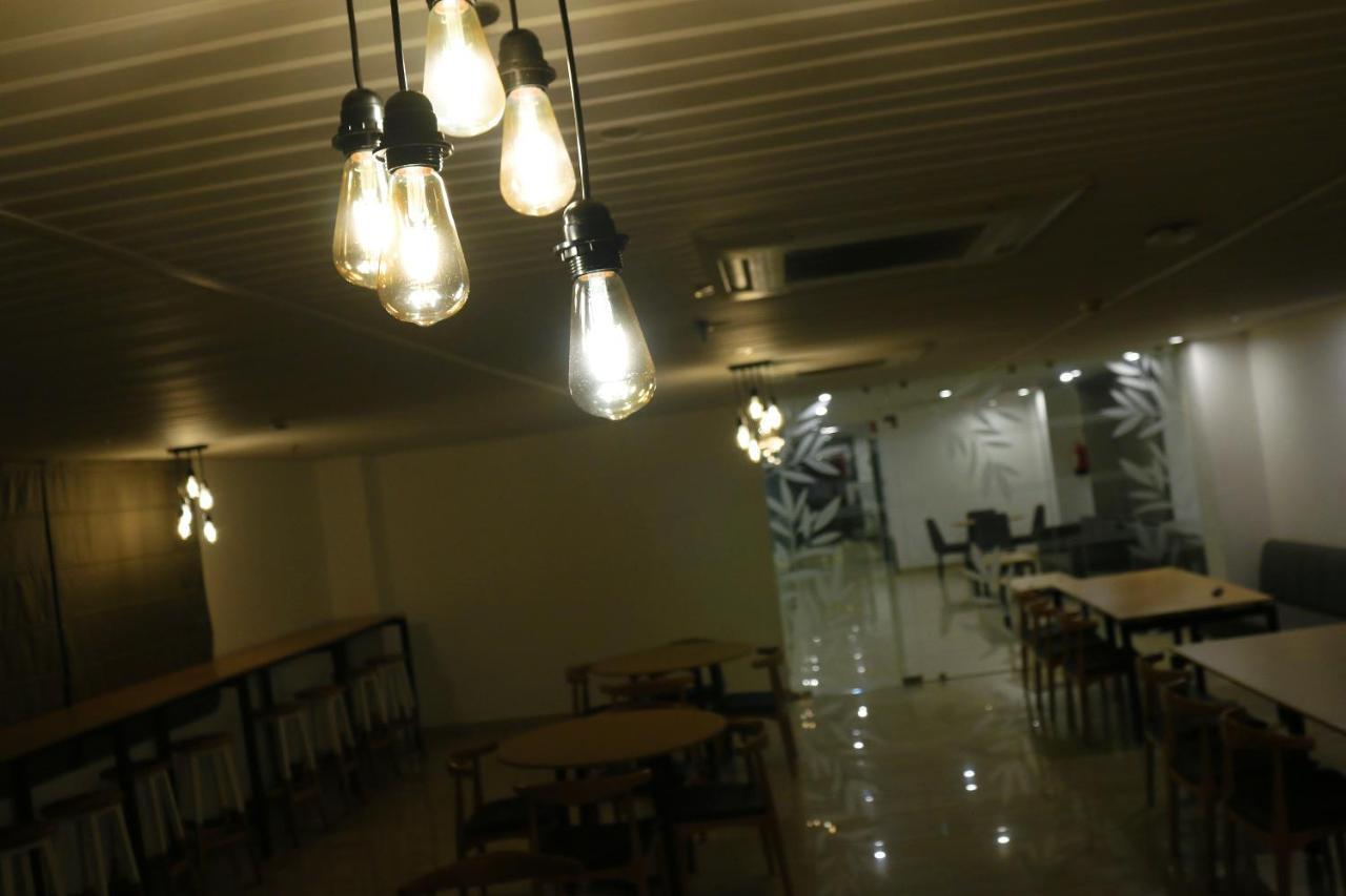 Sm Hives Hotel บูบันเนสชวาร์ ภายนอก รูปภาพ