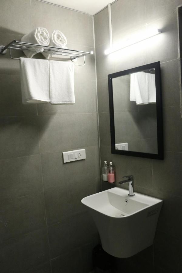 Sm Hives Hotel บูบันเนสชวาร์ ภายนอก รูปภาพ