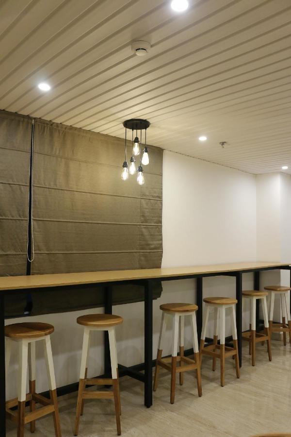 Sm Hives Hotel บูบันเนสชวาร์ ภายนอก รูปภาพ