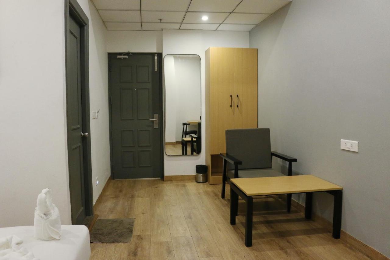 Sm Hives Hotel บูบันเนสชวาร์ ภายนอก รูปภาพ