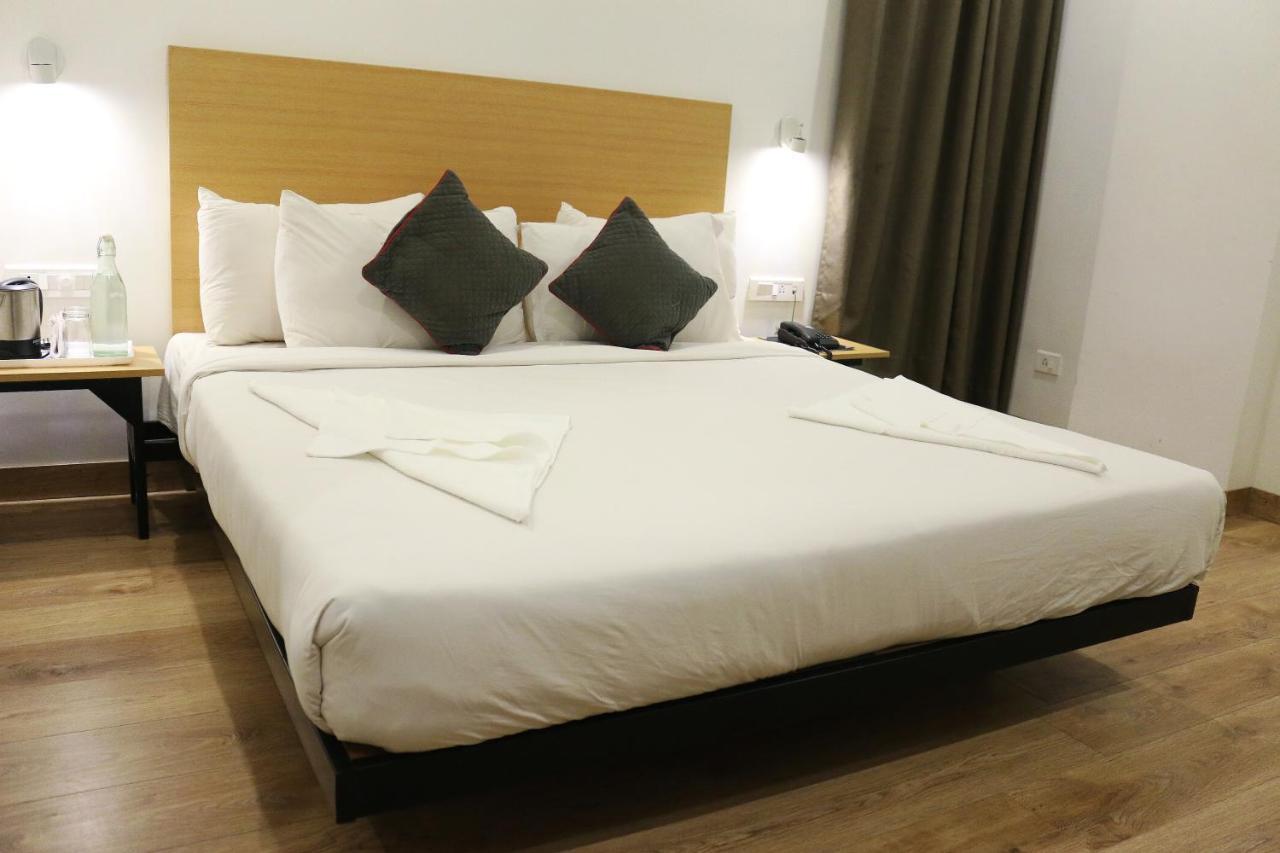 Sm Hives Hotel บูบันเนสชวาร์ ภายนอก รูปภาพ