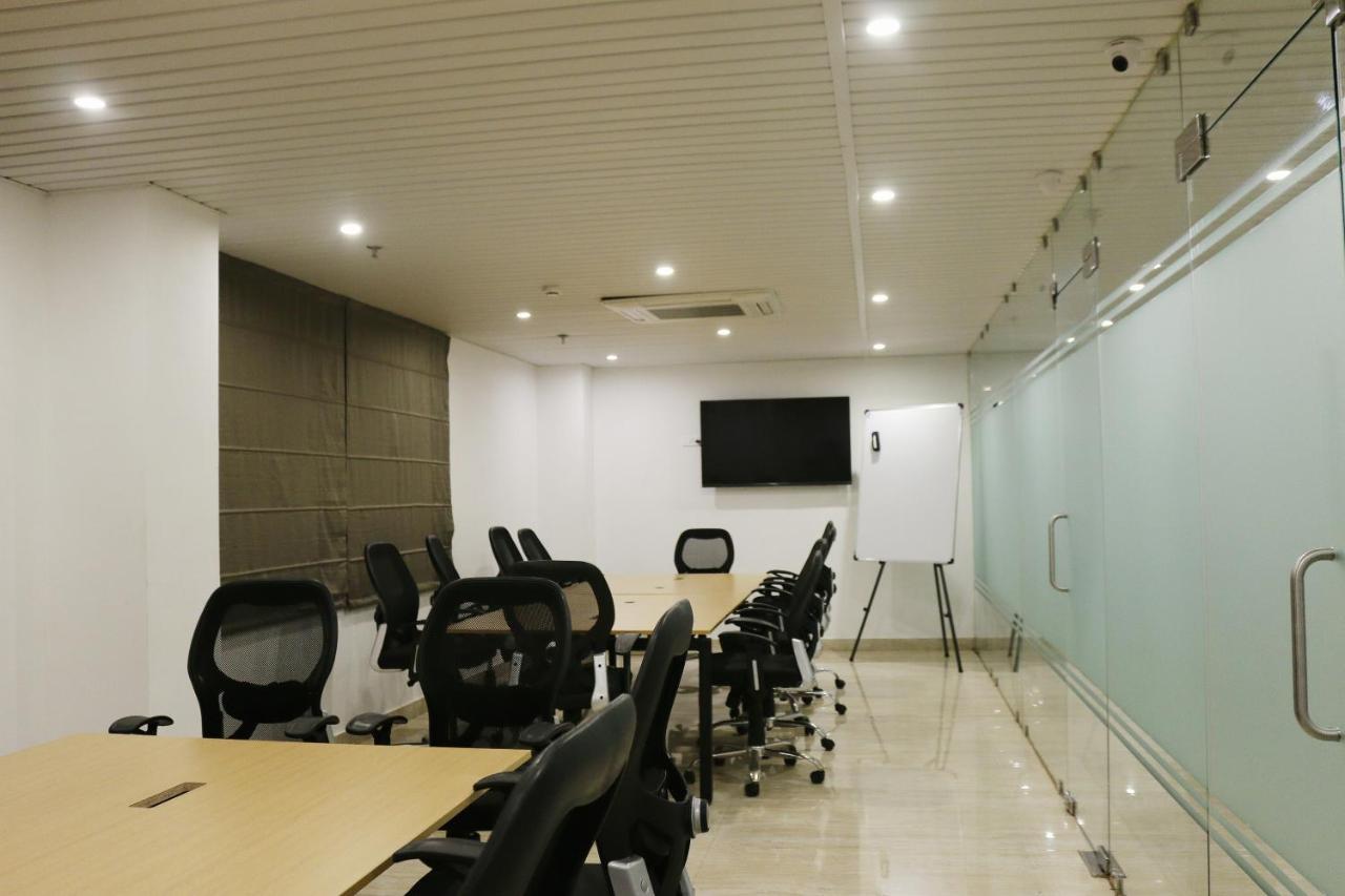 Sm Hives Hotel บูบันเนสชวาร์ ภายนอก รูปภาพ