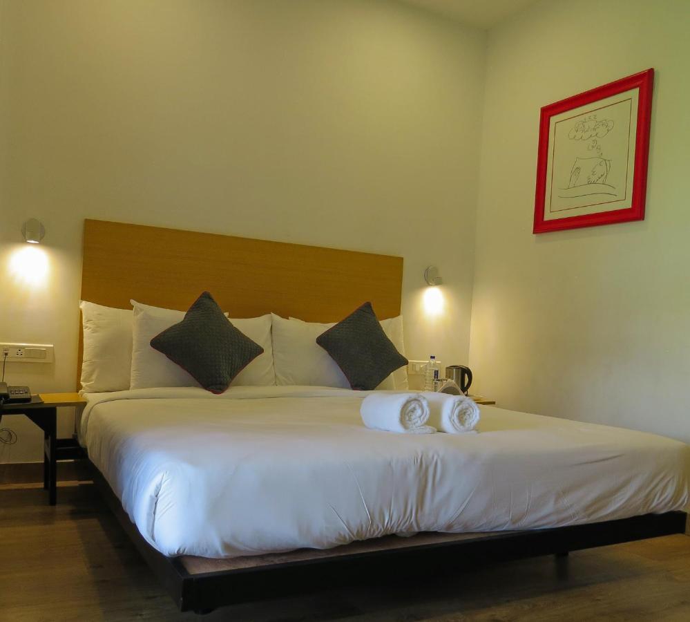 Sm Hives Hotel บูบันเนสชวาร์ ภายนอก รูปภาพ
